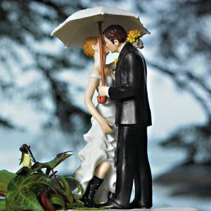 rainy-wedding-day-cake-topper